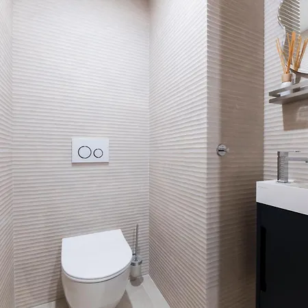 Casita 2 - 2 Avec Parking - Place Des Lices Apartment Saint-Tropez